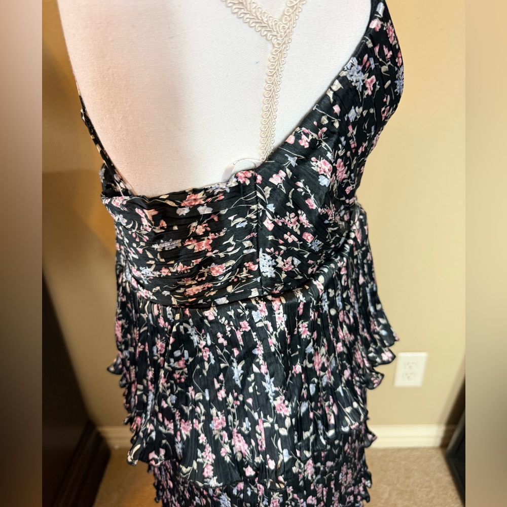 NWT Lulus Quaint Cutie Floral Tiered Dress size medium - Picture 7 of 9